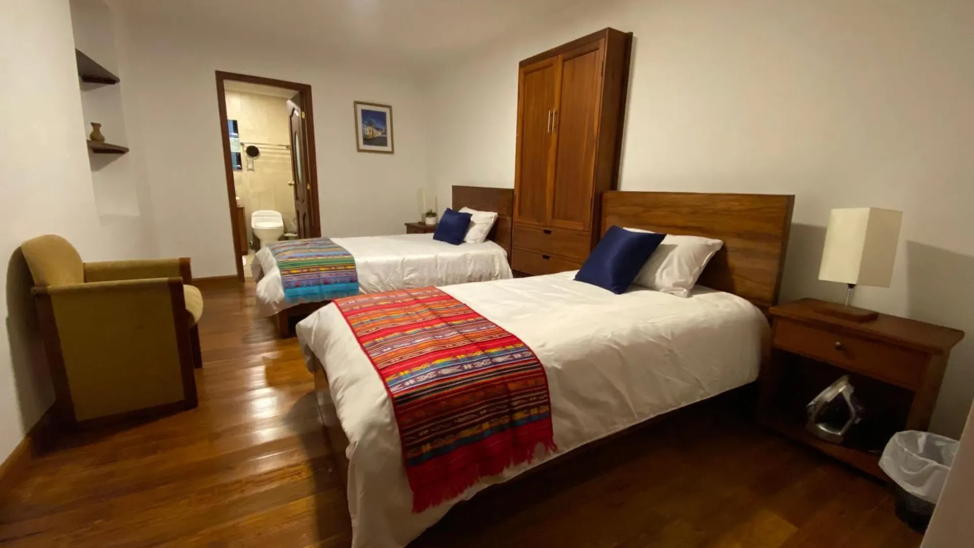 Hotel Colonial - Casa Francisco Quito 3*,