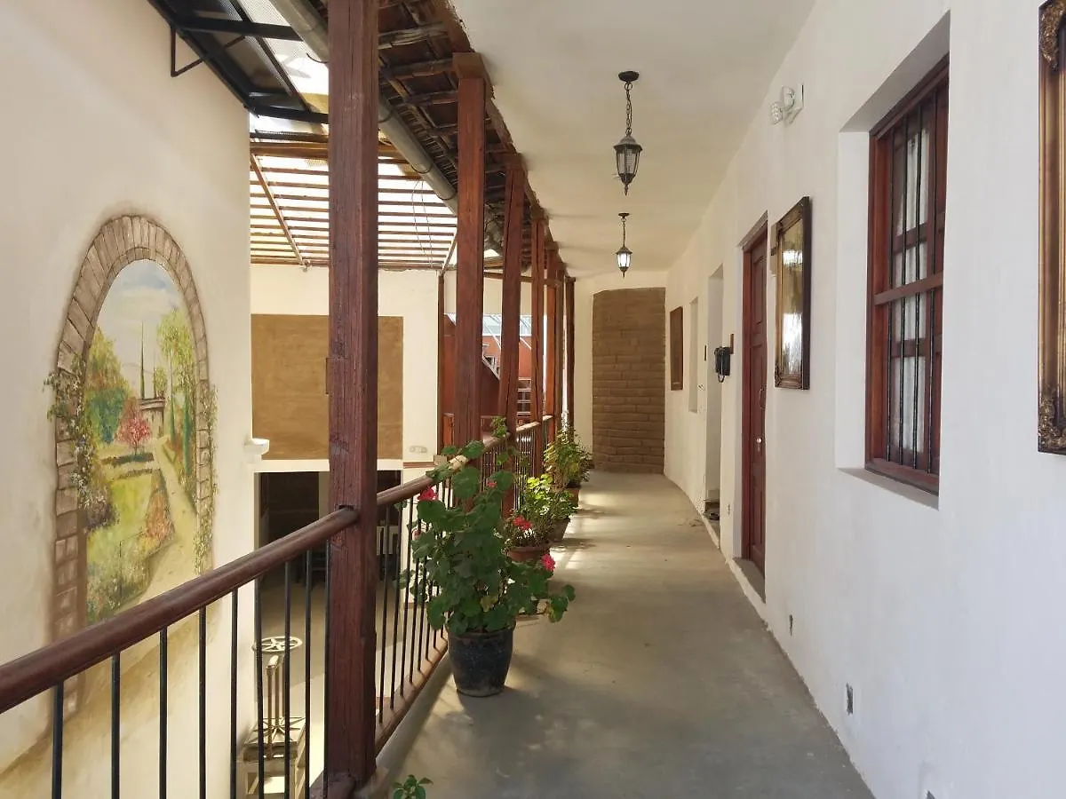 Hotel Colonial - Casa Francisco Quito 3*,