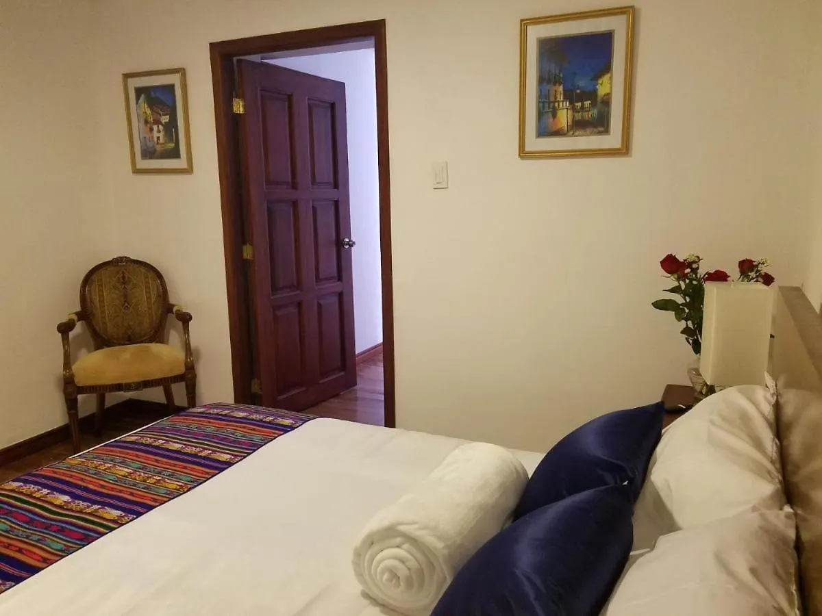 Hotel Colonial - Casa Francisco Quito 3*,